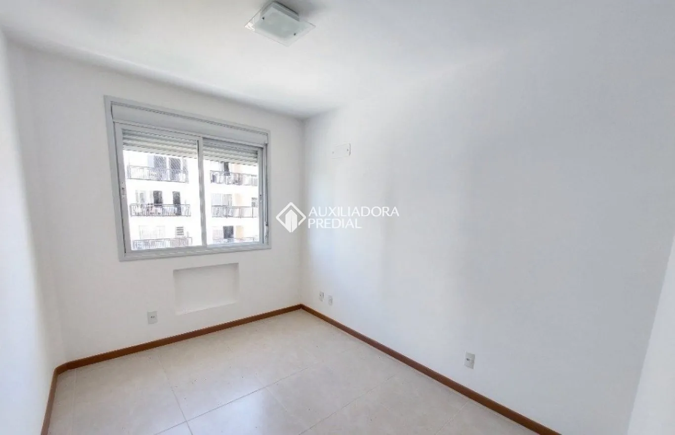 Apartment with open-plan kitchen and private garden — photo 16
