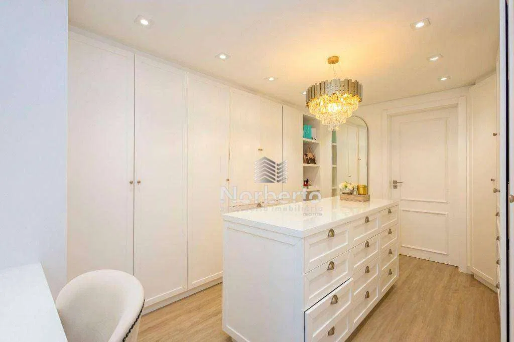 3-bedroom house with a bathtub in Curitiba — photo 7