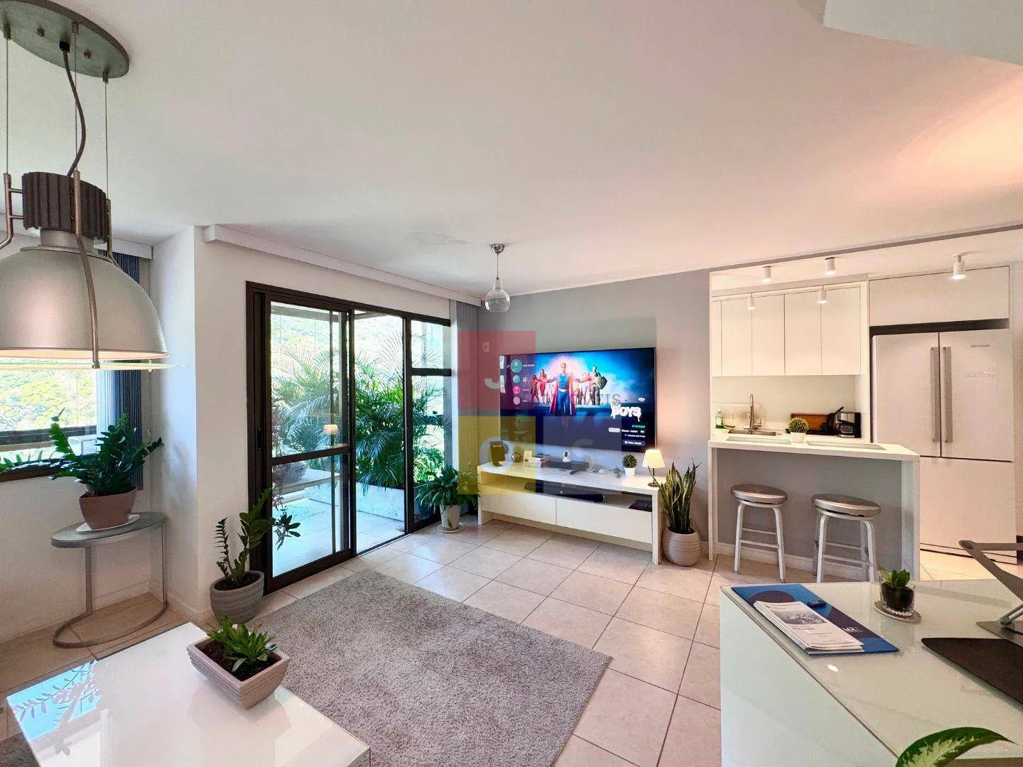160 m² penthouse with 3 bedrooms and 2 en-suites — photo 37