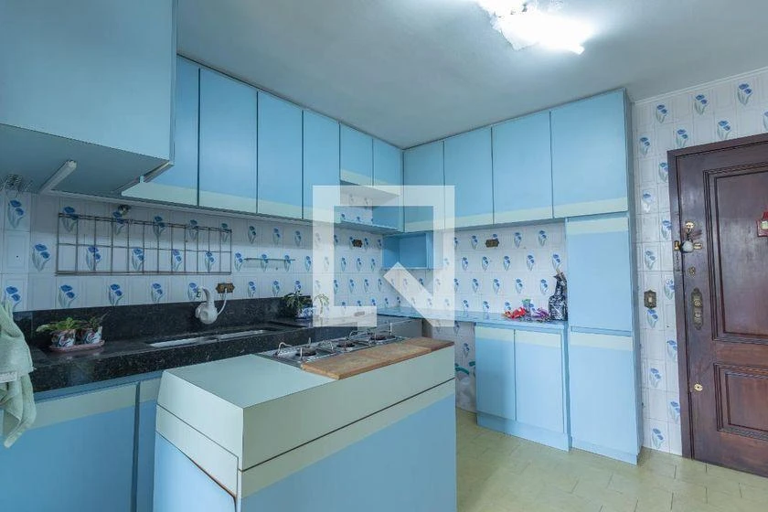 Apartamento com 4 quartos, cozinha com fogão a gás e varanda — photo 47