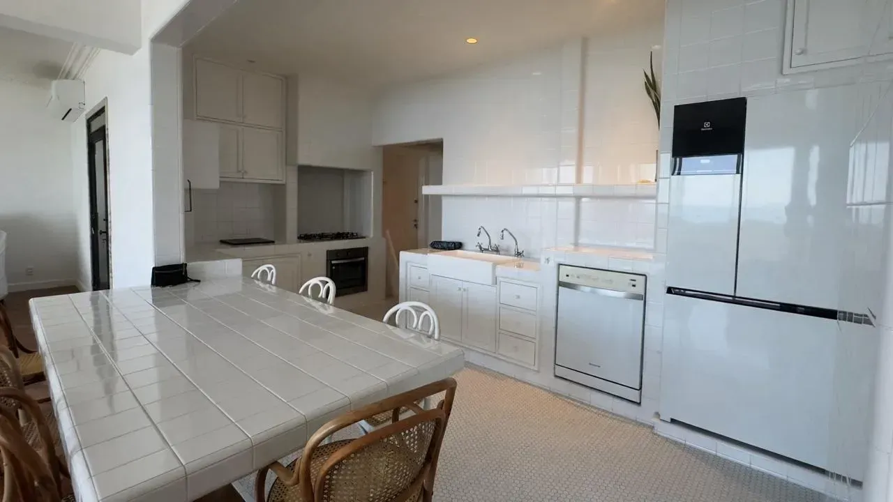 Apartamento mobiliado com 3 quartos e 3 banheiros — photo 2