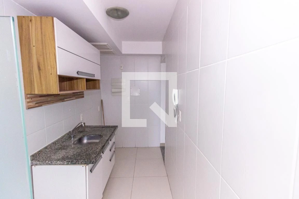 Furnished 2-bedroom apartment with 1 bath and parking — photo 37