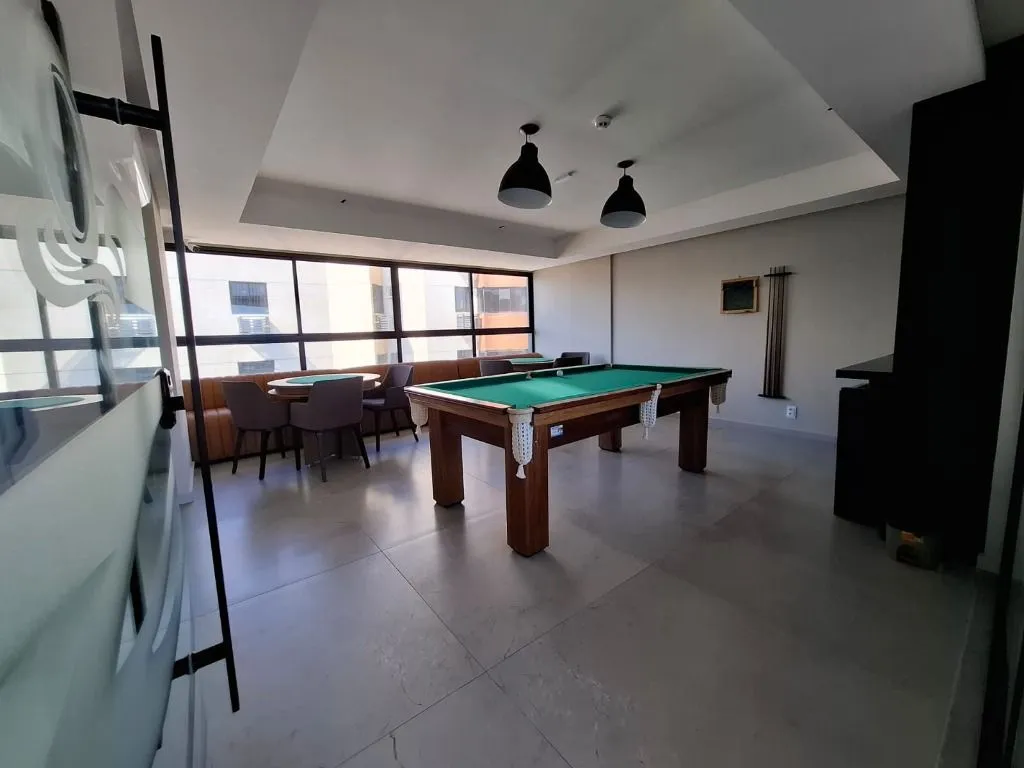 Furnished 2-bedroom apartment with suite and balcony — photo 24