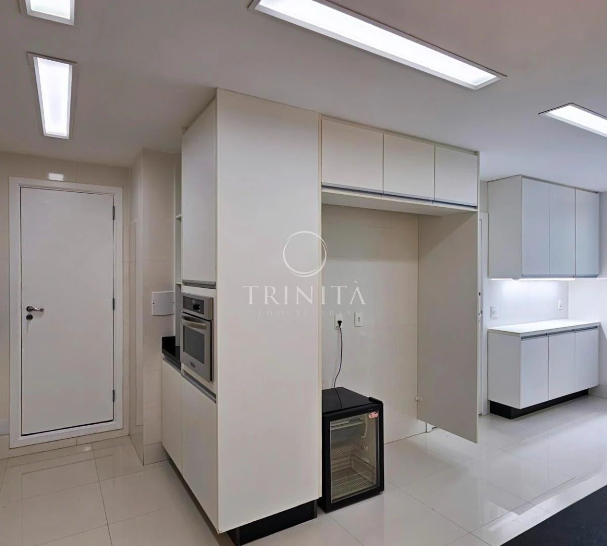 5-bedroom house with a bathtub in Rio de Janeiro — photo 29