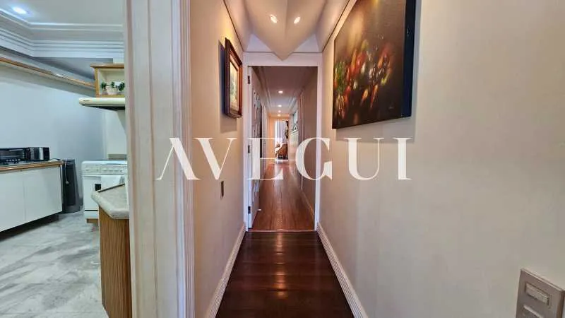 201 m² apartment with 4 bedrooms and 2 parking spots — photo 18