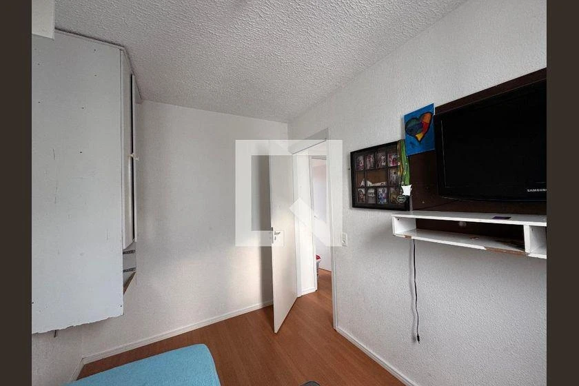 Furnished 2-bedroom apartment with an open-plan kitchen — photo 26