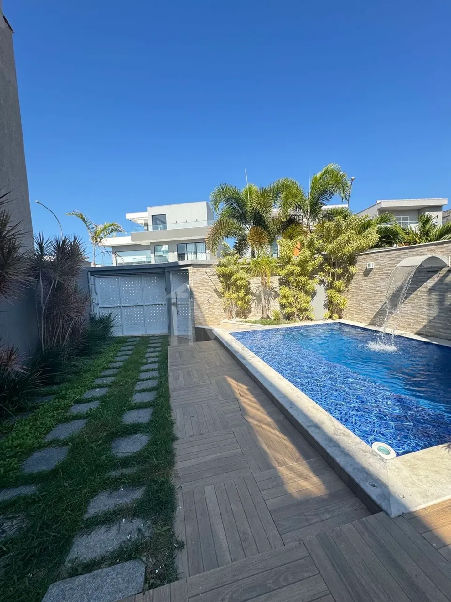 Furnished house with 4 suites and pool, 350 m² — photo 32