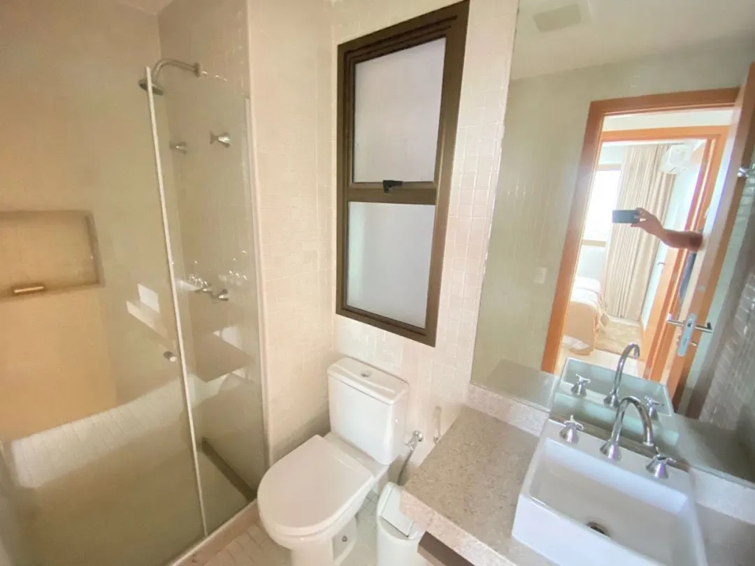 One-bedroom apartment with a mountain view in Rio de Janeiro — photo 9