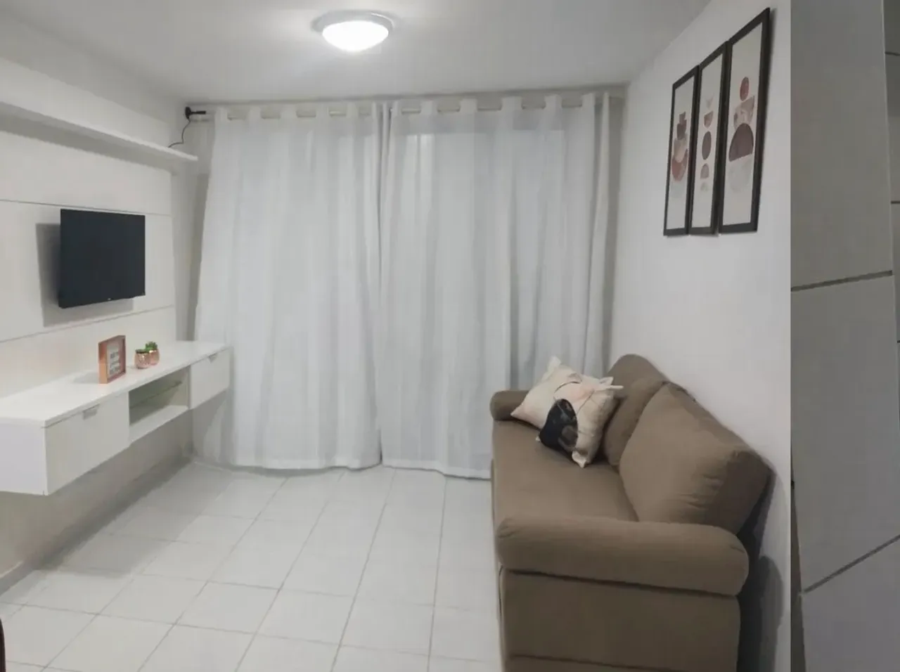 One-bedroom apartment with a washing machine — photo 7