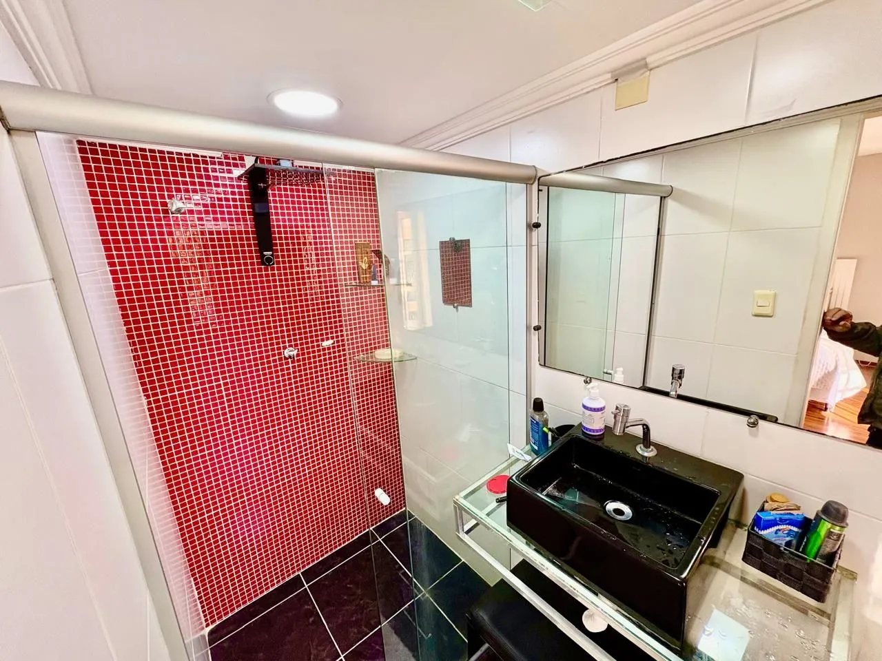 Furnished 4 en-suite bedrooms with 9 bathrooms — photo 24