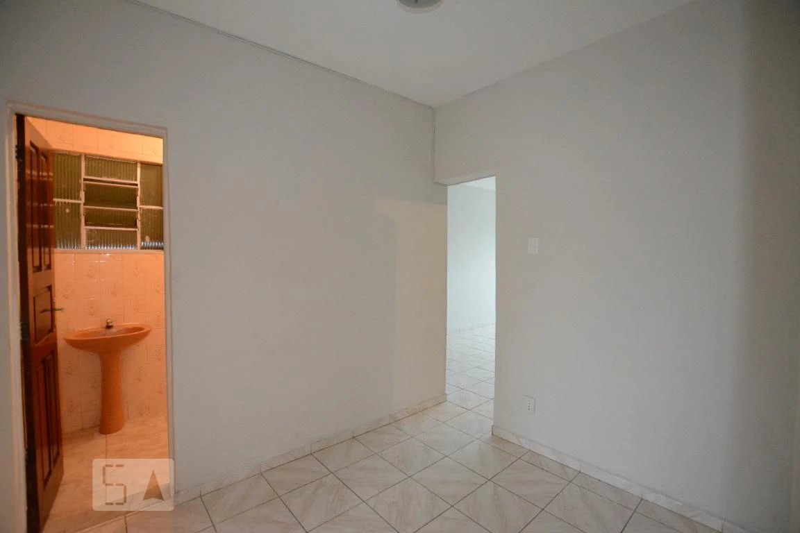3-bedroom apartment with a glass-enclosed balcony — photo 28
