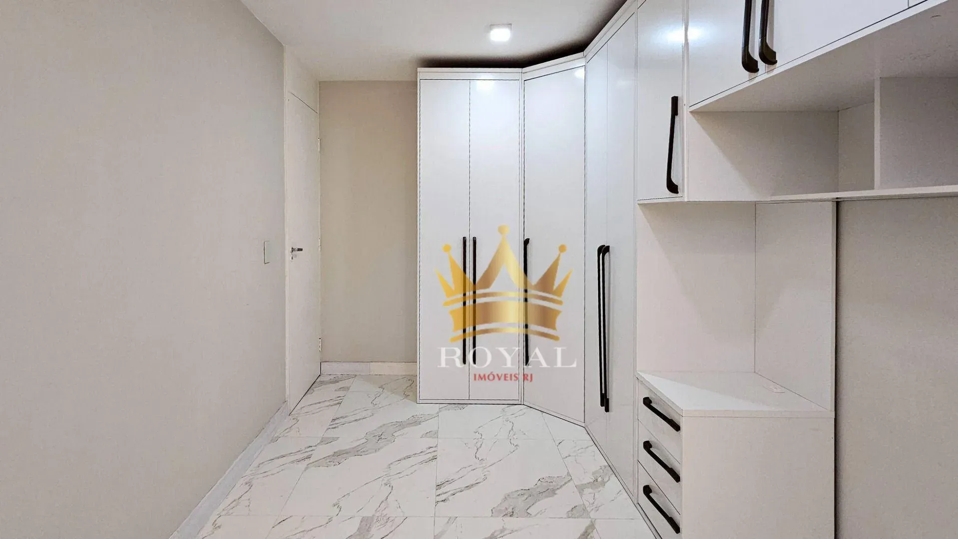 2-bedroom apartment with a walk-in closet in Rio de Janeiro — photo 11