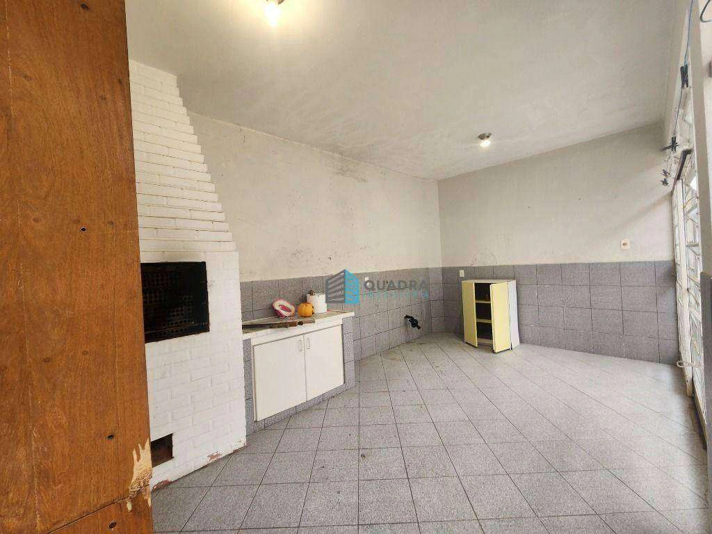 Casa com 360 m², 2 dormitórios e 5 banheiros — photo 2
