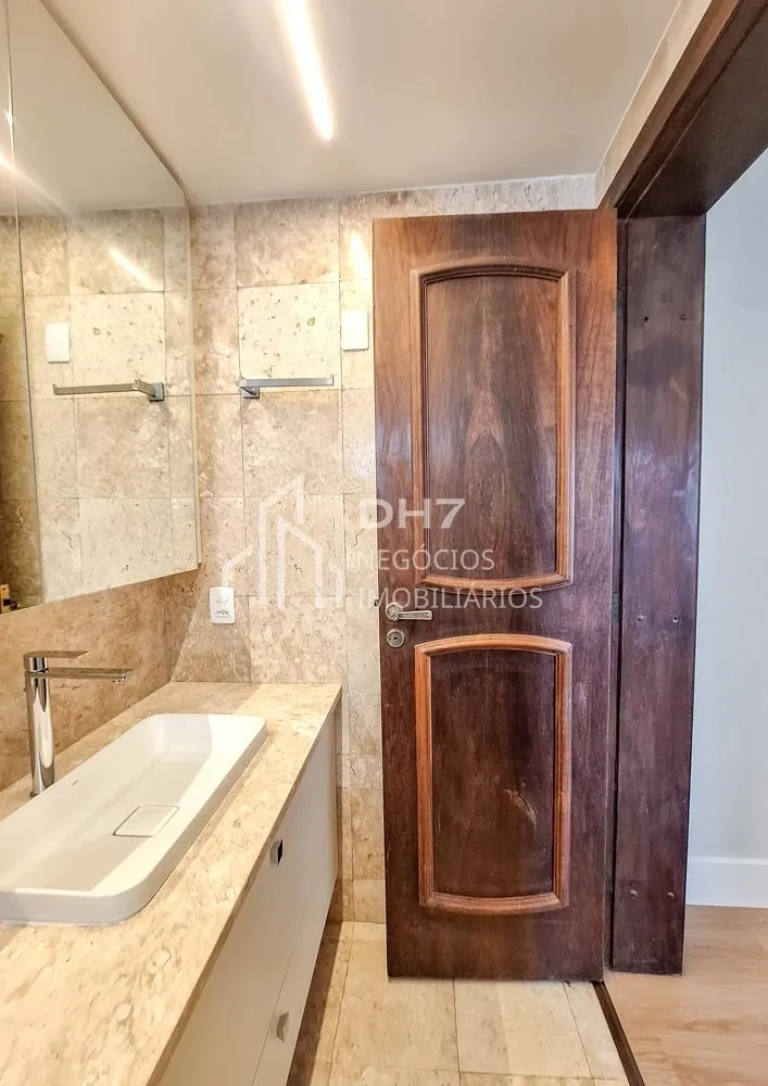 4-bedroom apartment, 2 with their own bathrooms, 199 m² — photo 12