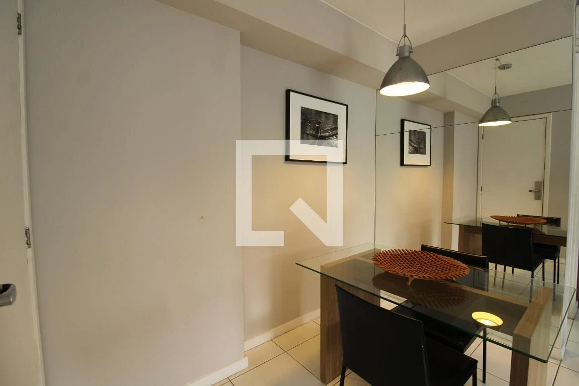 1-bedroom apartment with a glassed-in balcony — photo 17