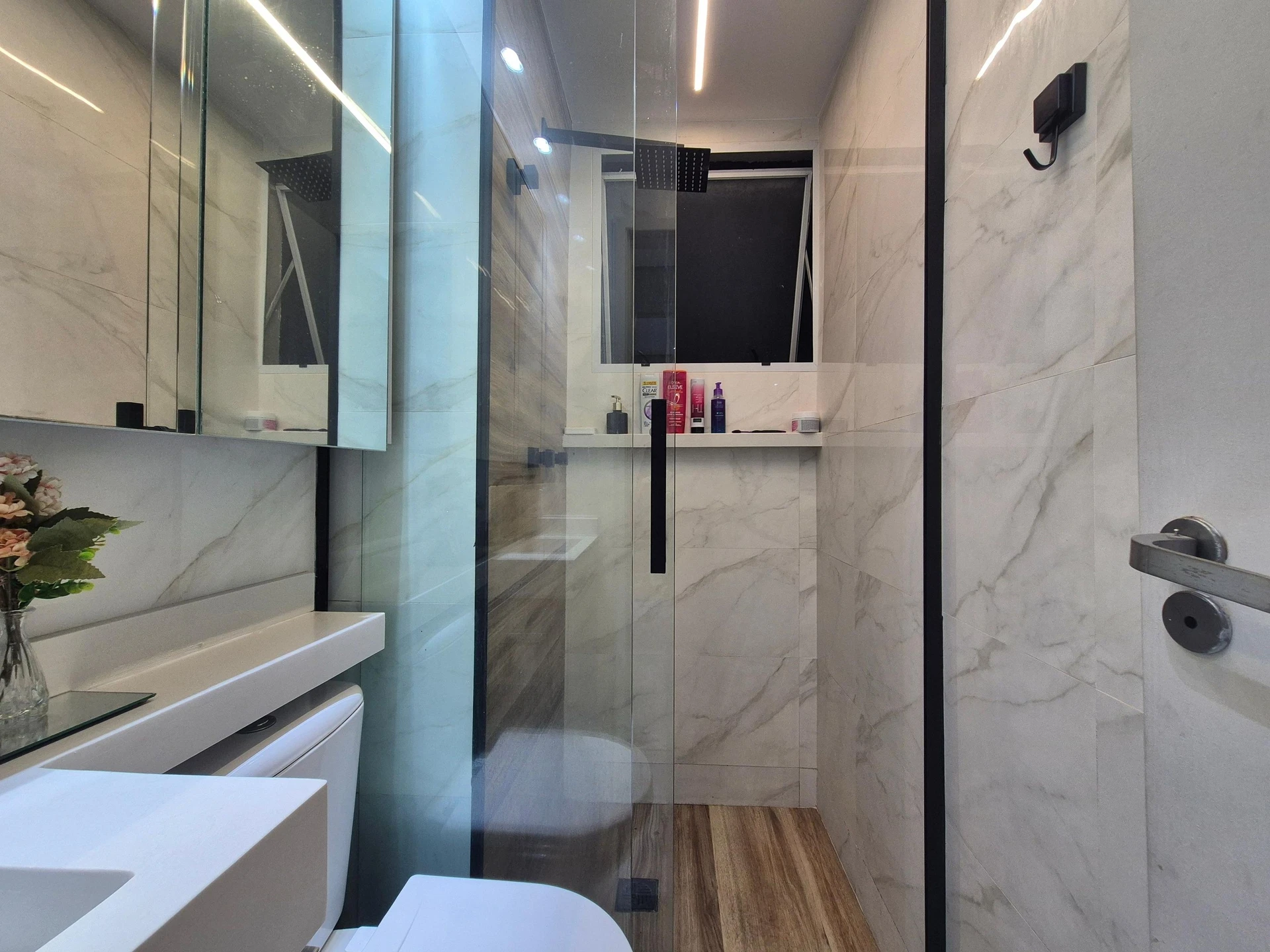 2-bedroom apartment with a washing machine — photo 34