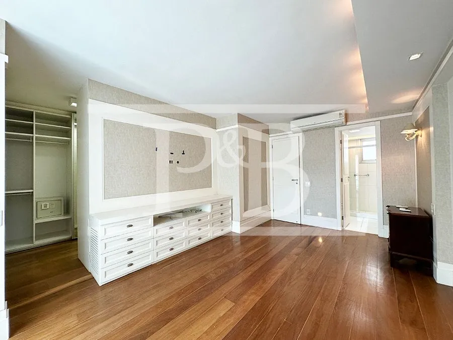 Apartamento com 2 quartos e varanda de vidro fechada — photo 15