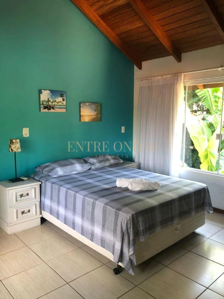 4-bedroom house with a bathtub in Florianópolis — photo 3