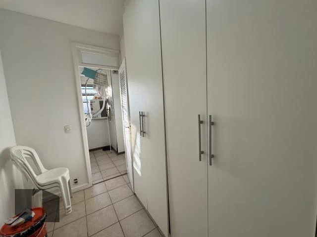 Квартира з 4 спальнями, у будинку є басейн — photo 33