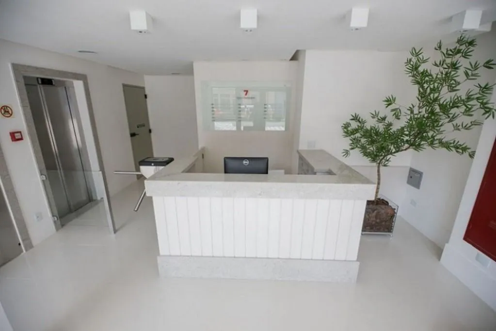 Furnished 1-bedroom apartment with balcony — photo 47