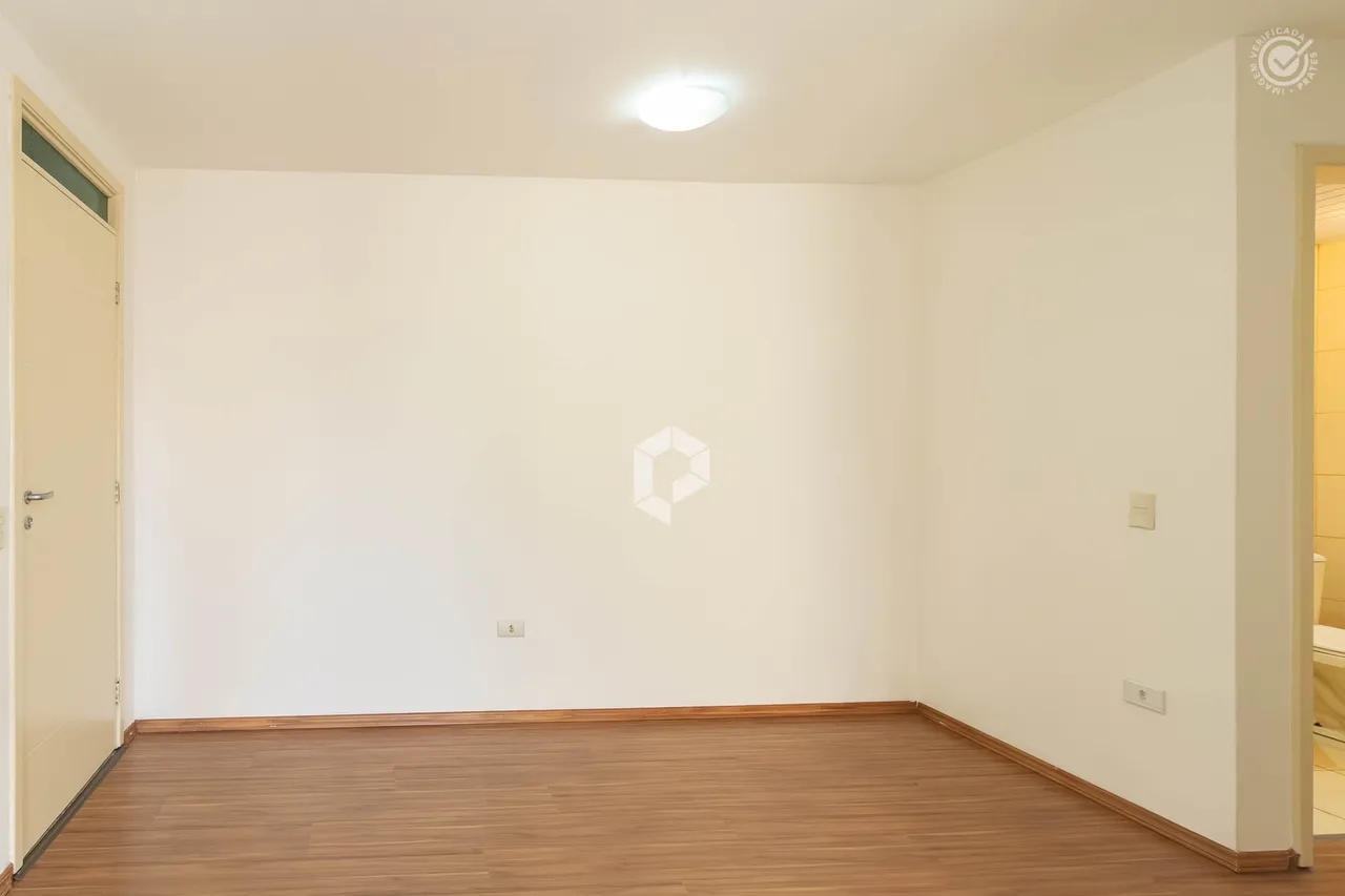 2-bedroom apartment with an open-plan kitchen — photo 4