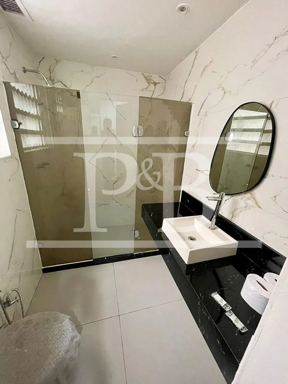 Furnished 4-bedroom apartment with open-plan kitchen — photo 10