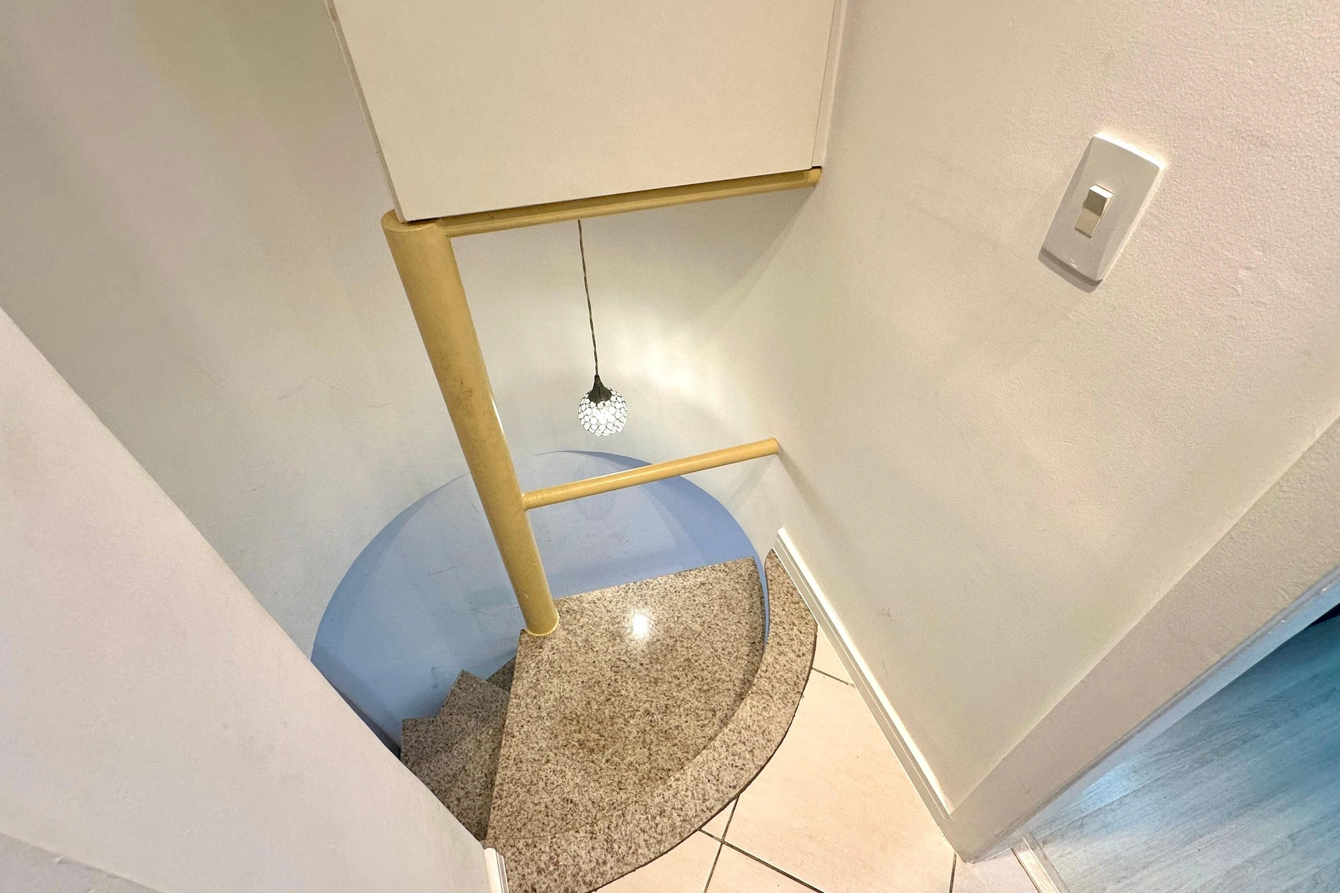 Furnished apartment with an open kitchen and 2 en-suite bedrooms — photo 32