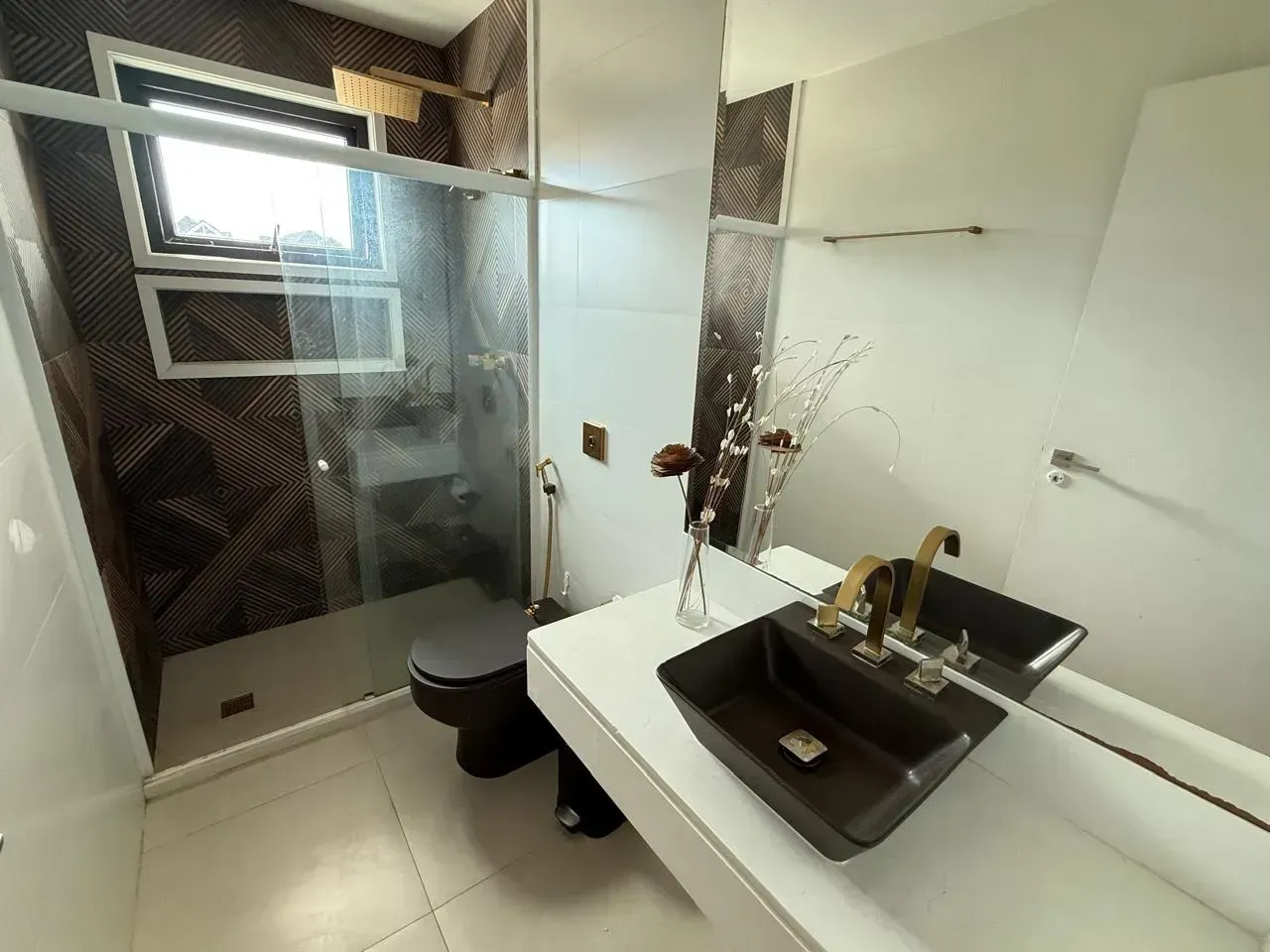 Furnished house with open-plan kitchen, 380 m² — photo 33