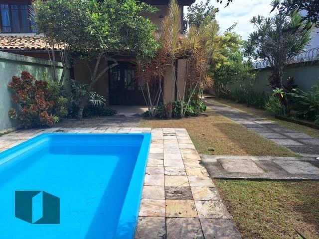 Condominium house with 4 bedrooms and 3 bathrooms — photo 8