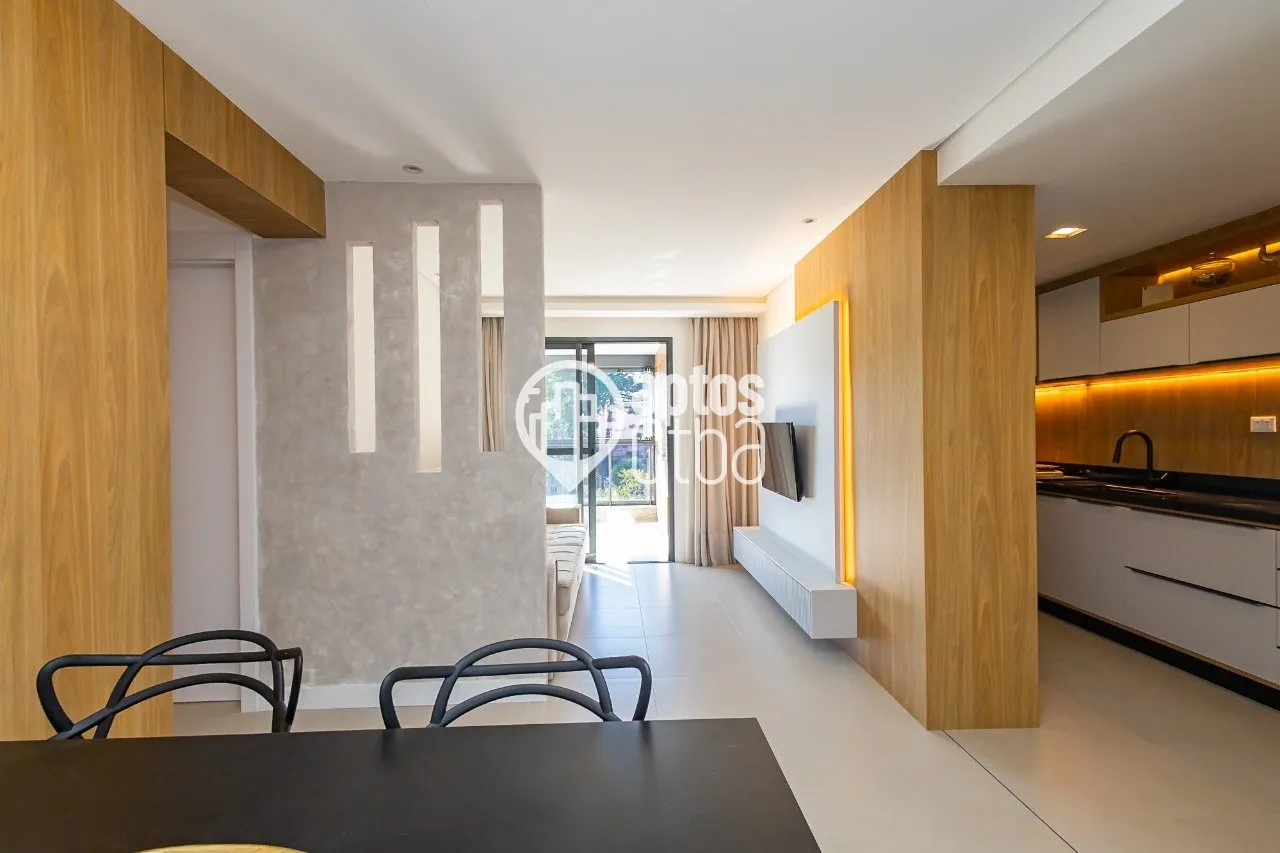 Glass-enclosed balcony in a 2-bedroom apartment, 81 m² — photo 6
