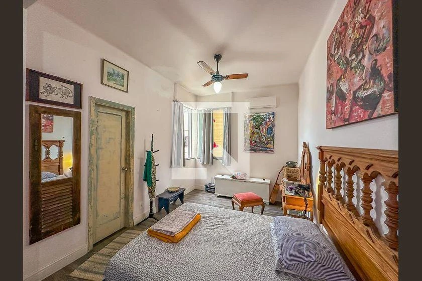 Furnished studio, 33 m², with a home office