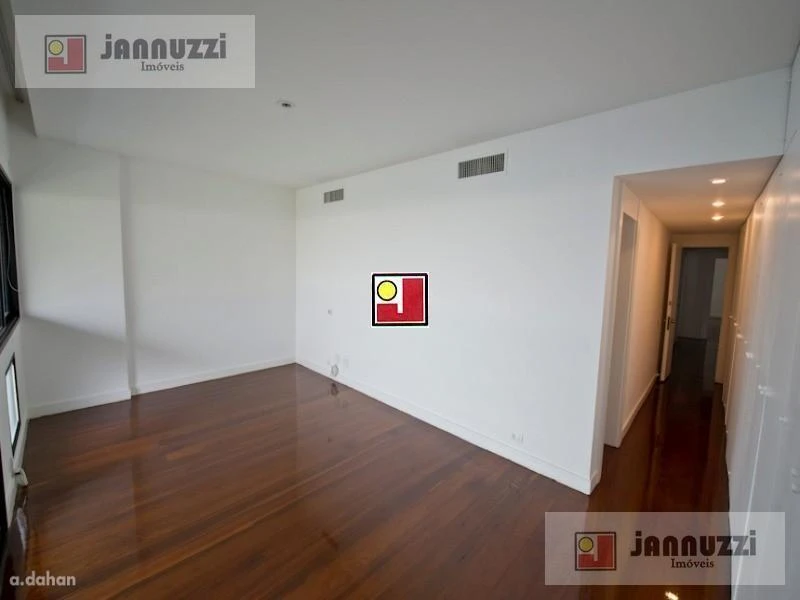 Water view in a 4-bedroom apartment, 319 m² — photo 17