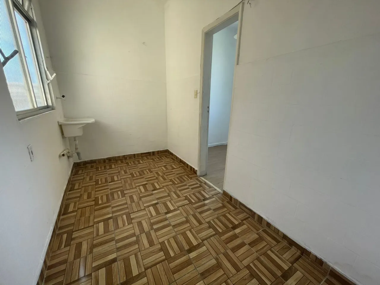 Unfurnished 2-bedroom apartment with a separate kitchen — photo 4