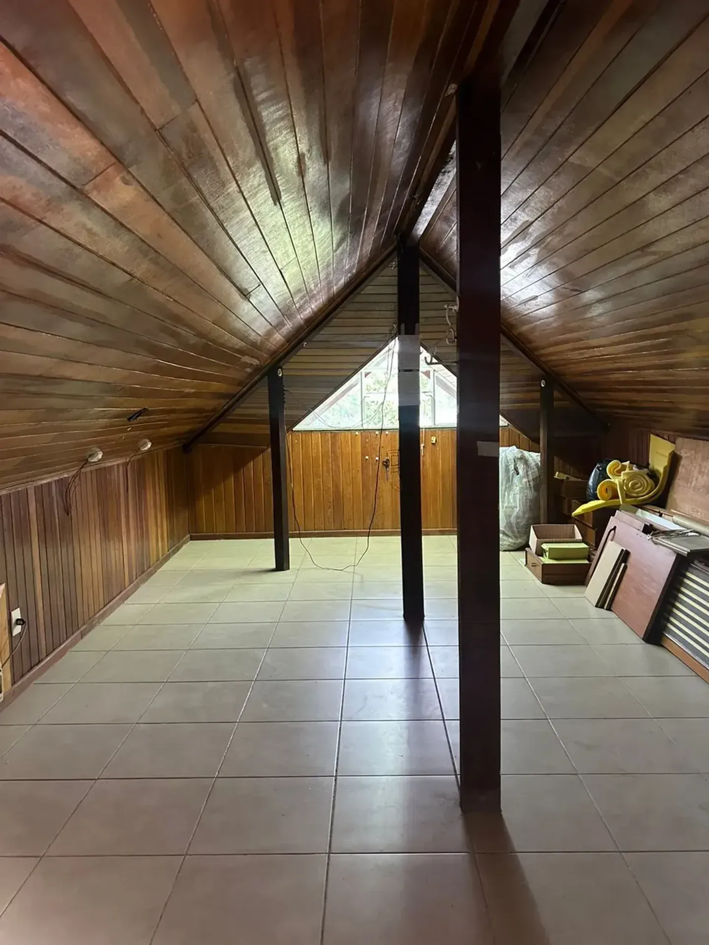 House with 5 bedrooms and 5 bathrooms — photo 26