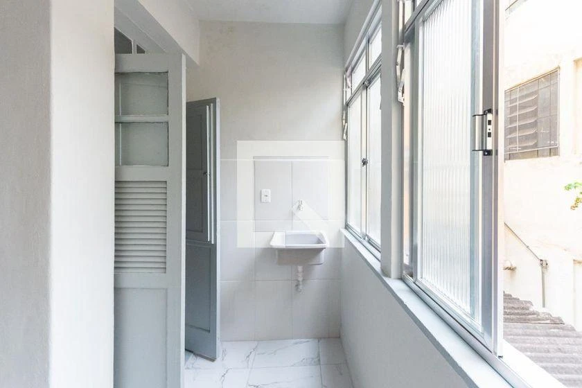 Apartamento de 1 dormitorio con suelos de azulejo — photo 23