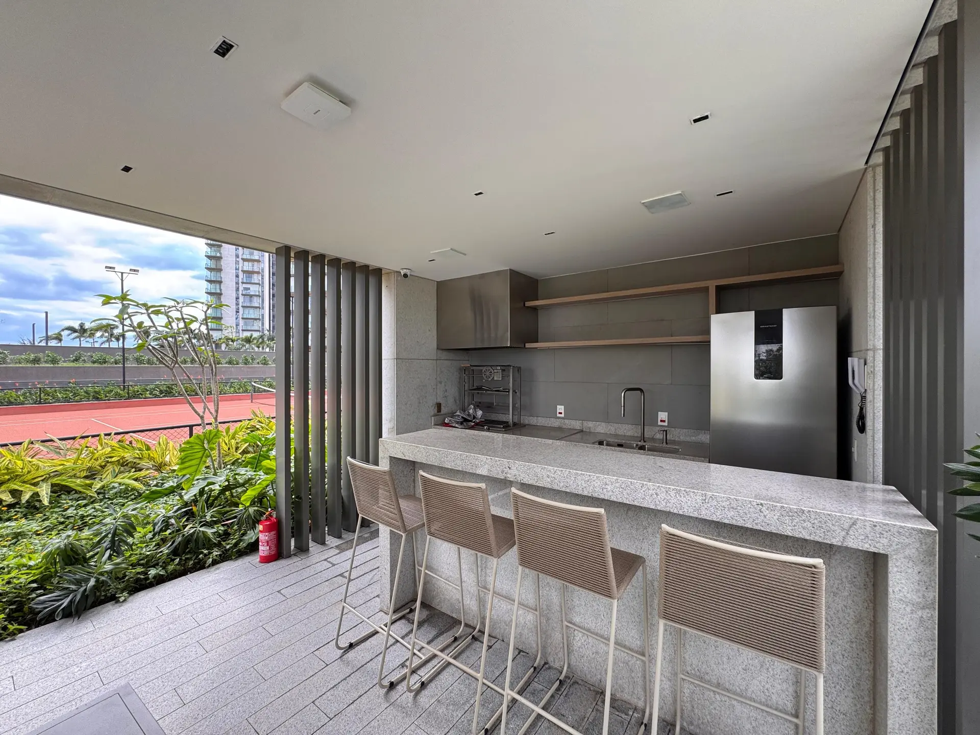Furnished apartment with 3 en-suite bedrooms and balcony — photo 22