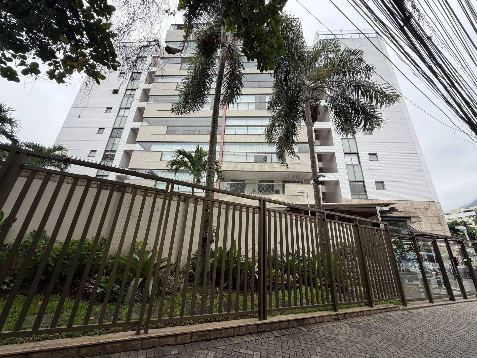 Furnished apartment, 112 m², with a glass-enclosed balcony — photo 64