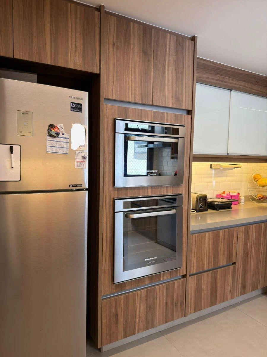 Furnished 160 m² apartment with 3 bedrooms and a glass balcony — photo 6
