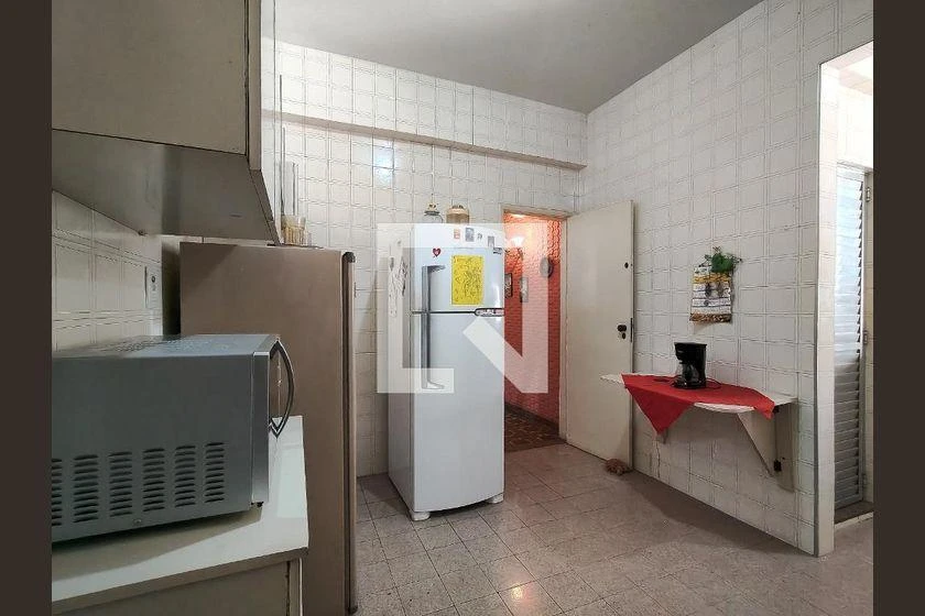Apartamento com 3 quartos e cozinha fechada — photo 32
