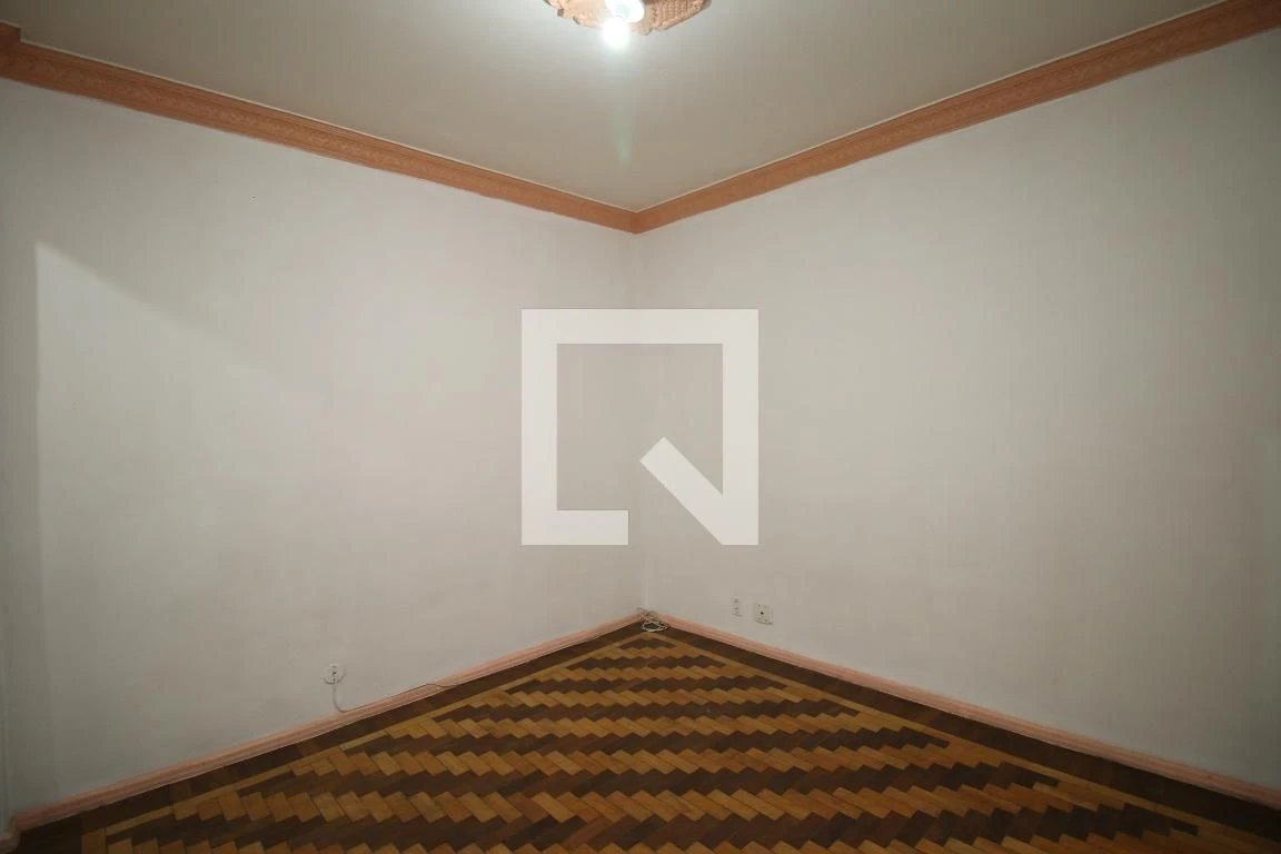 Unfurnished 1-bedroom apartment with separate kitchen — photo 19