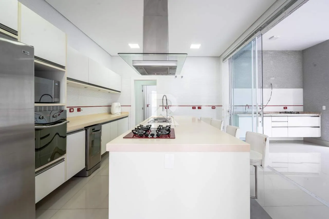 Furnished house with 4 en-suite rooms and 709 m² — photo 17
