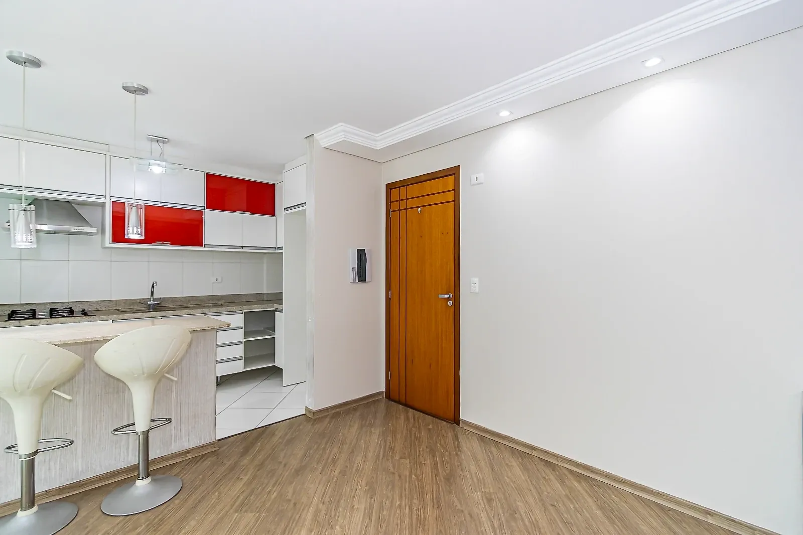 Apartamento de 2 quartos com varanda gourmet, Bacacheri