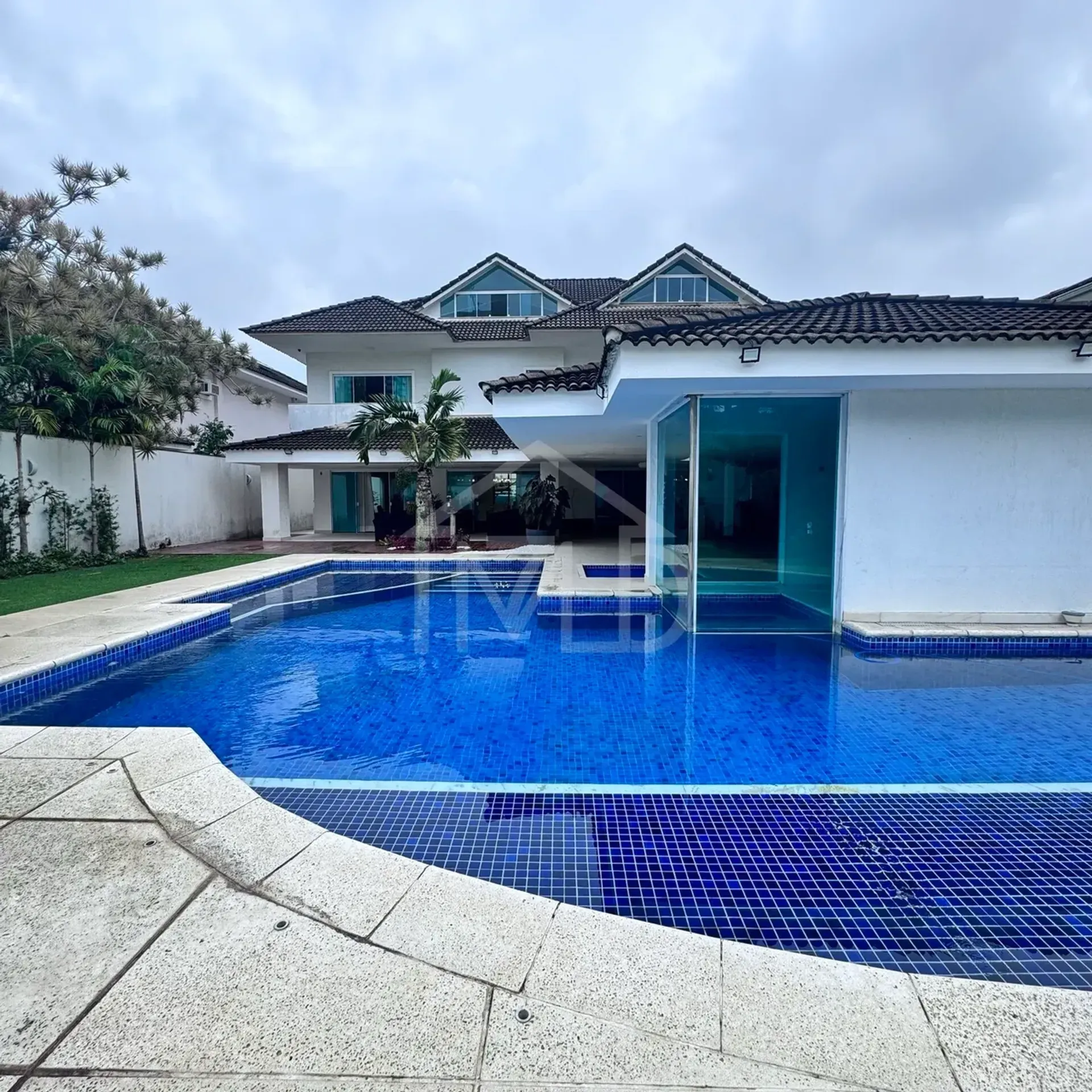 Casa amueblada con 5 dormitorios y 5 baños, balcón acristalado — photo 47