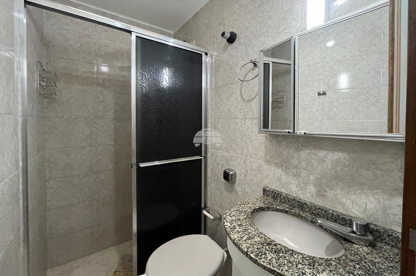 2-bedroom house with a walk-in closet in Curitiba — photo 19