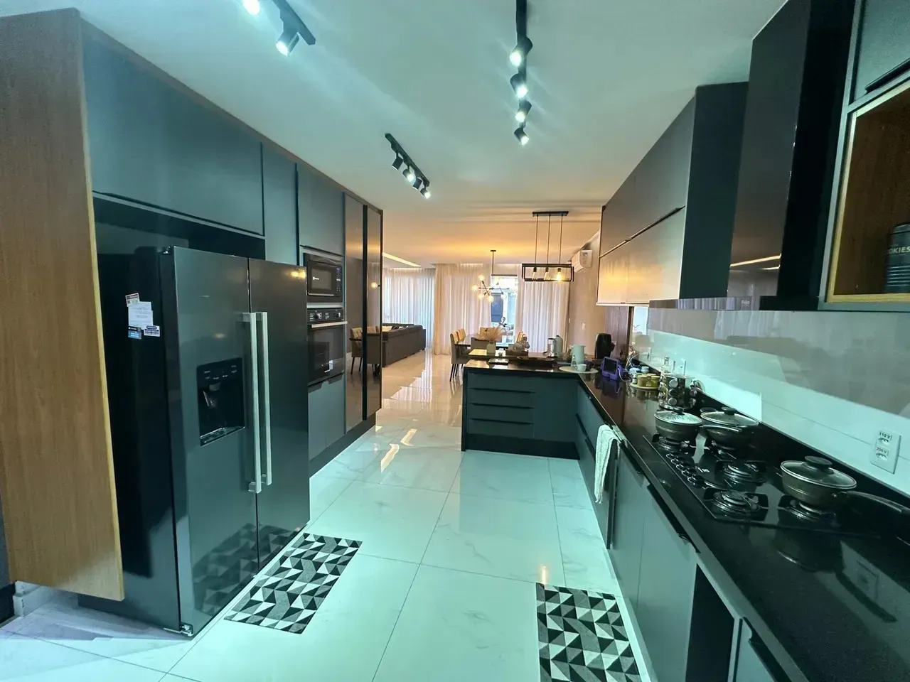 Casa mobiliada com 5 quartos e 5 banheiros, 488 m² — photo 6