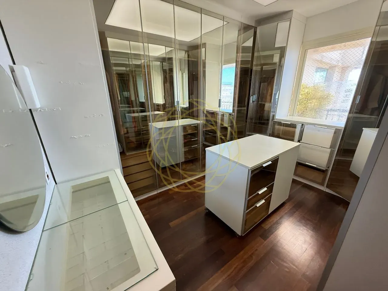 Penthouse-style apartment with 4 bedrooms and 5 baths — photo 5