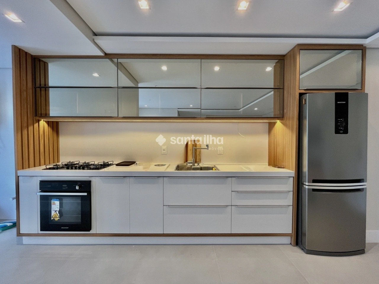 Floor-to-ceiling windows in a 3-bedroom apartment, 152 m² — photo 2