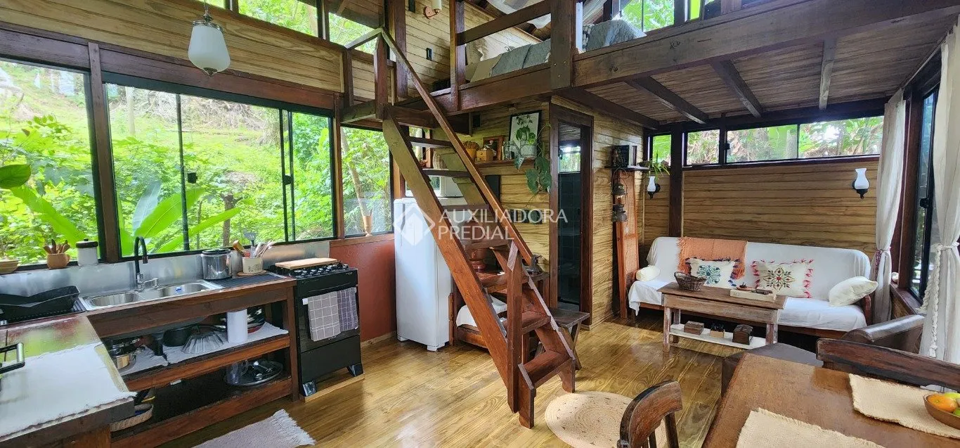 Furnished house with a balcony, 6 bedrooms and 3 baths — photo 34