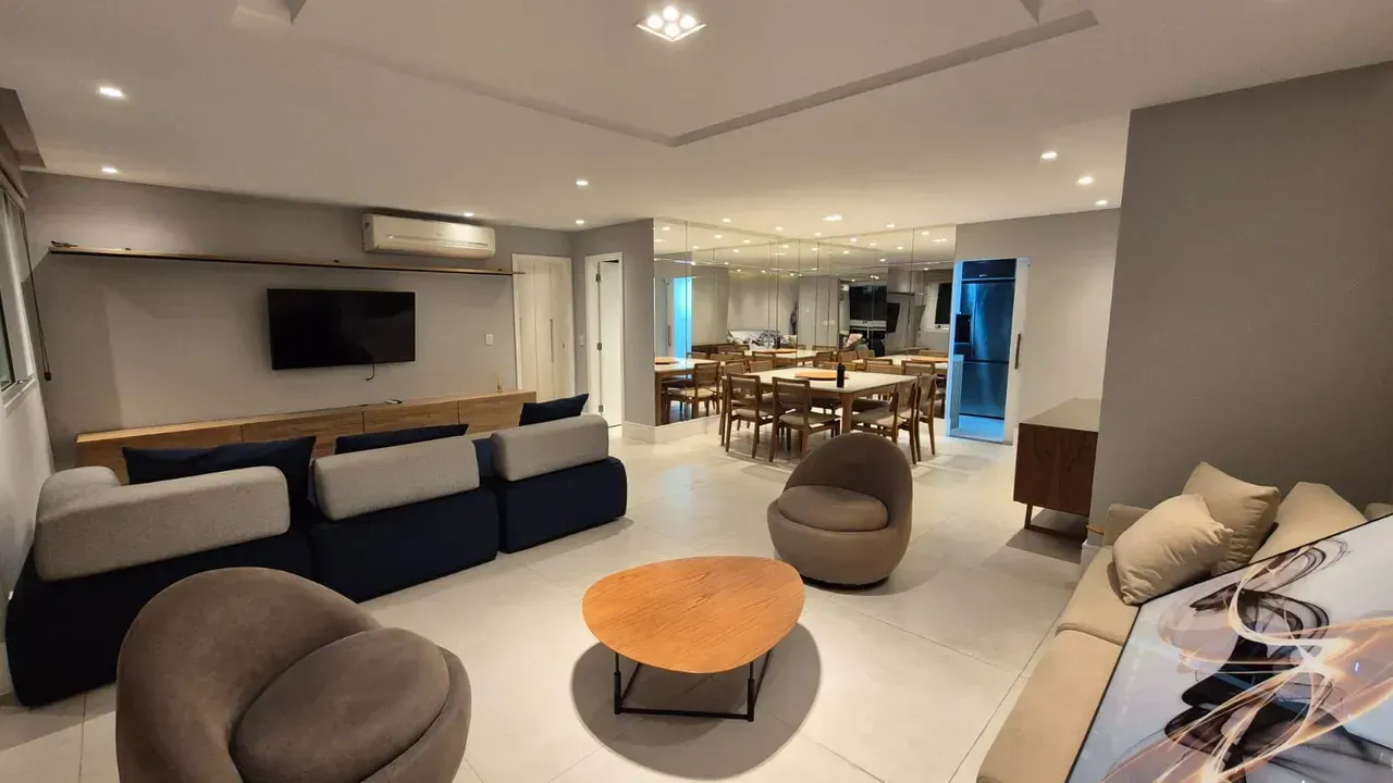 Apartment with 3 bedrooms and modern open-plan kitchen — photo 18