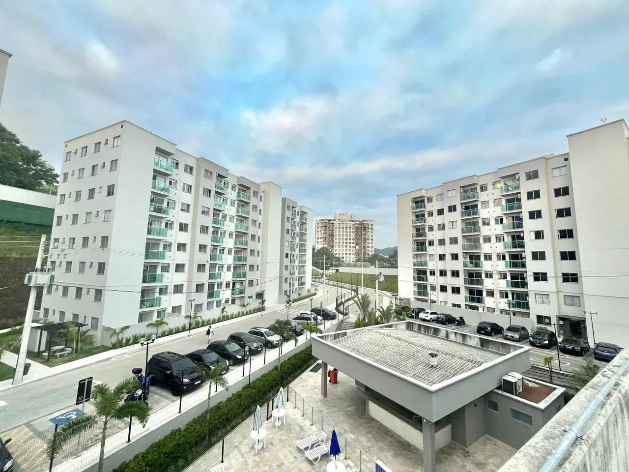 Balcony with a grill in a 2-bedroom apartment, 51 m² — photo 51